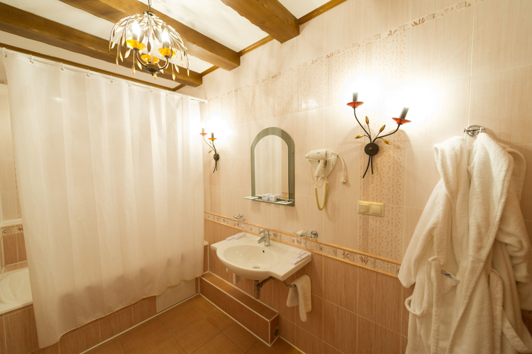 Bathroom 3, Chekeril, Zav'yalovskiy rayon