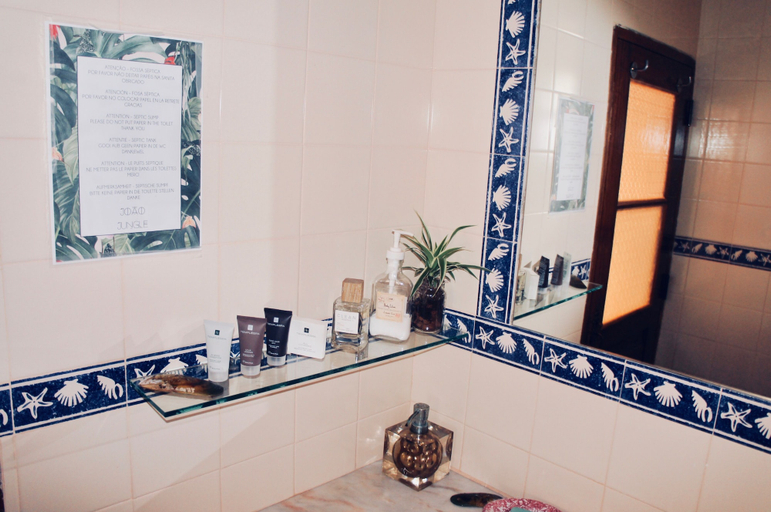 Bathroom 4, João Jungle, Sintra