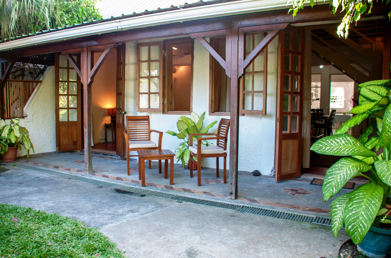 Exterior & Views 2, Chantauvent Guesthouse