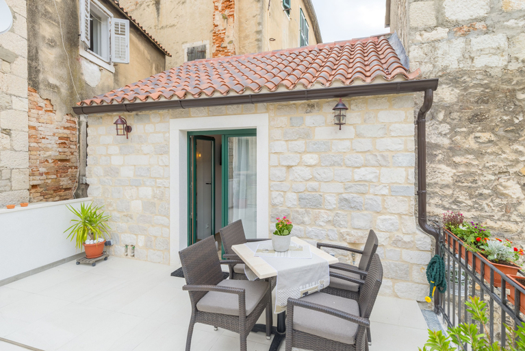 Others 4, Apartments & Rooms Dujam, Split