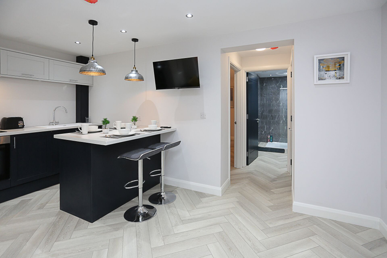Others 5, No 1 Luxury Service Accommodation, Belfast