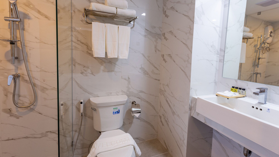 Bathroom 4, B2 Rayong Boutique and Budget Hotel, Muang Rayong