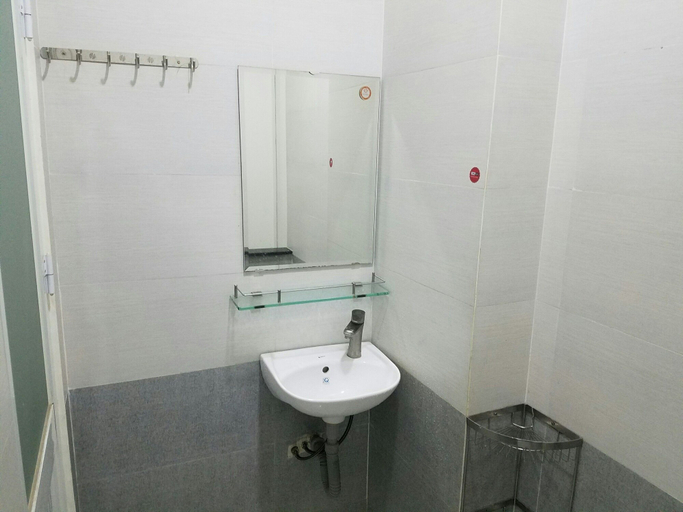 Bathroom 4, Natural House Hostel, District 5