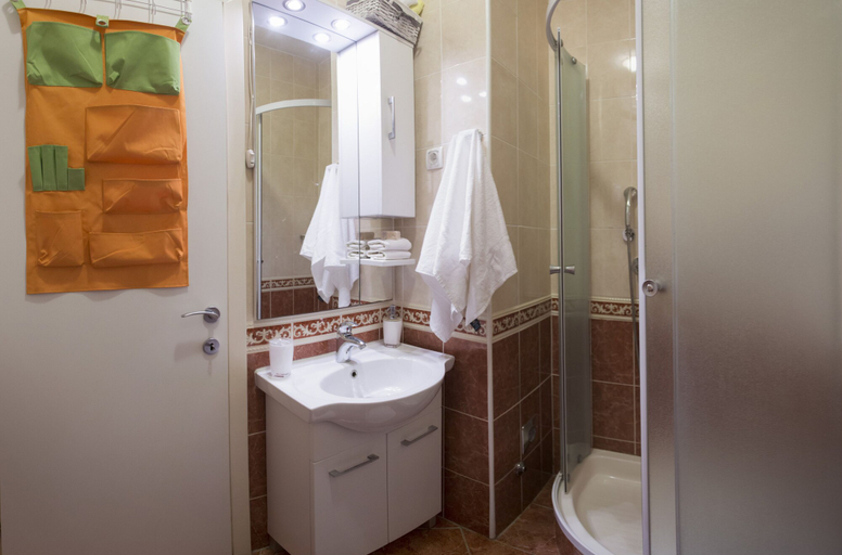 Bathroom 3, Central Old Town Rooms, Split