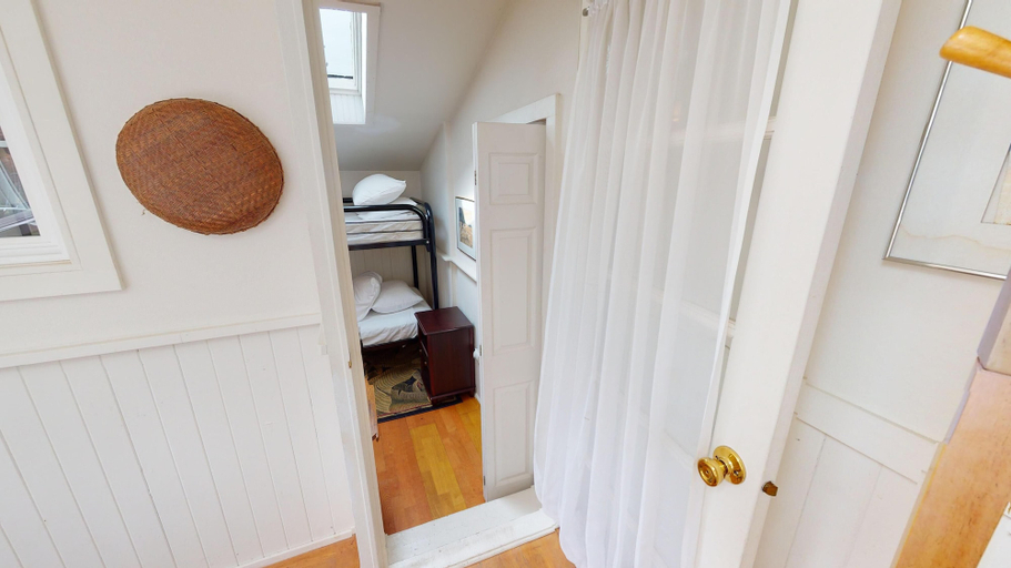 Bathroom 1, Blue Heron, Clatsop