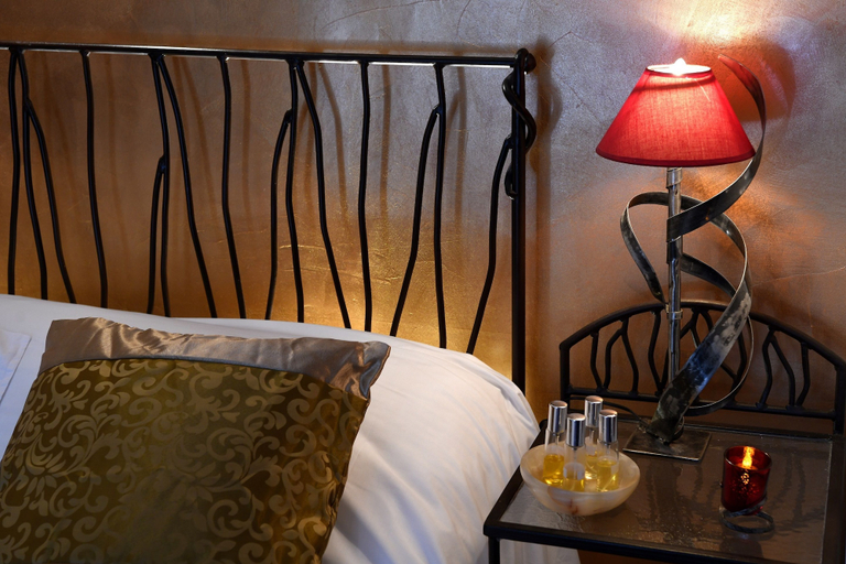 Bedroom 5, Une Parenthèse pour Deux, Bouches-du-Rhône