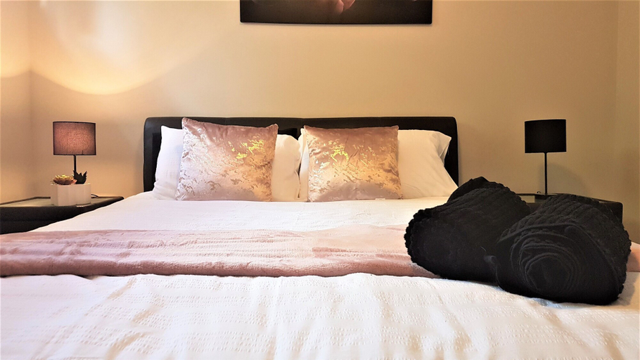 Bedroom, Luxuary Apartment near Airport, Perth