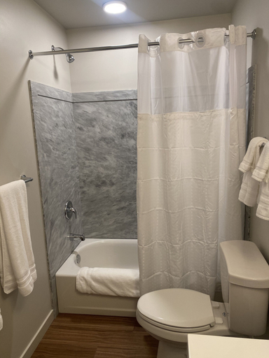 Bathroom 3, Spruce Lodge, Kenai Peninsula