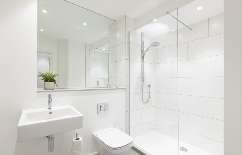 Bathroom, CH Apt 4 2bed in Bath, Bath and North East Somerset