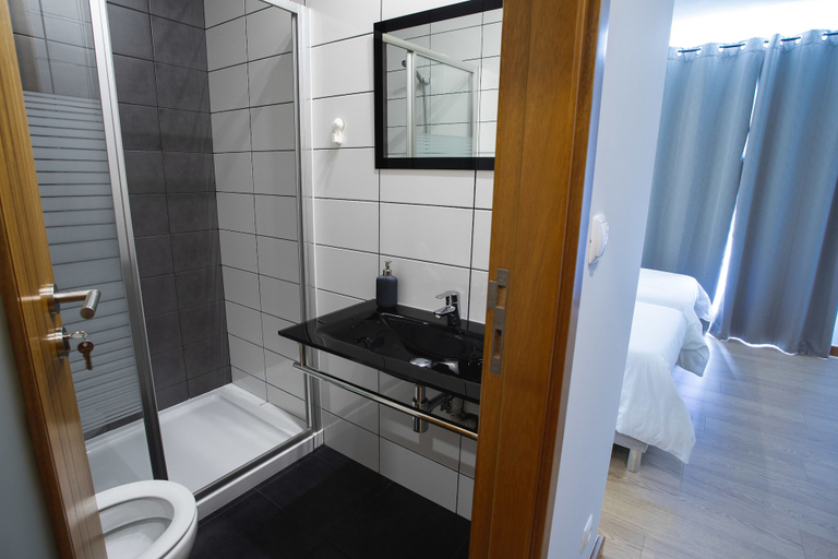 Bathroom 4, Casa d'Avó Guesthouse, Velas