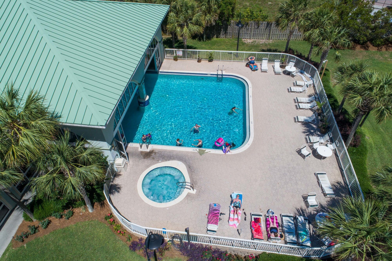 Sport & Beauty 5, Celadon Beach Resort by Panhandle Getaways, Bay