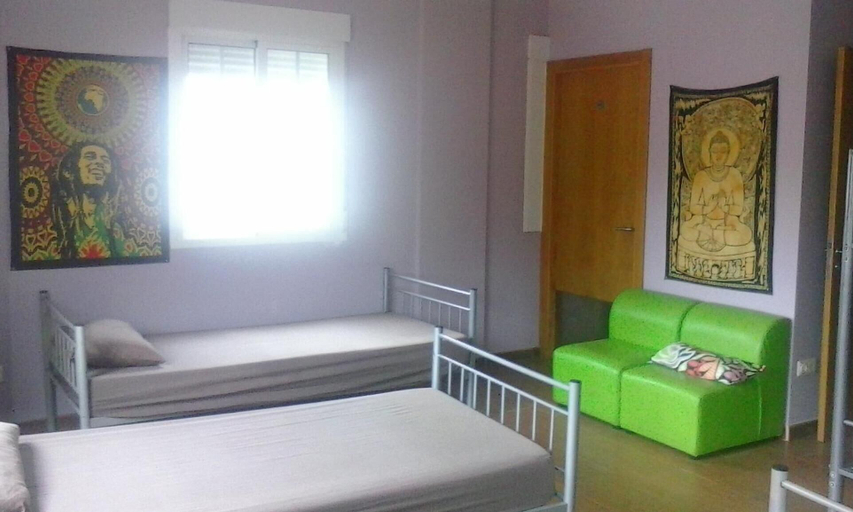Bedroom 2, Albergue o Apalpador - Hostel, A Coruña
