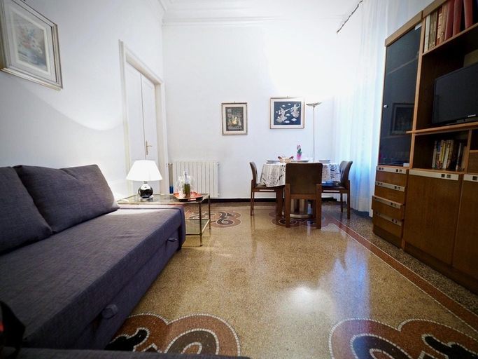 Living area 5, Comoda Centrale Casa Ravasco, Genova