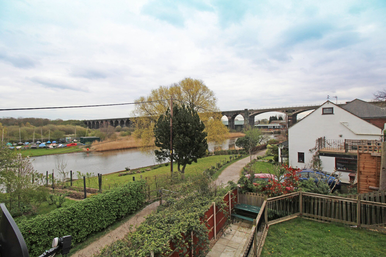Others 5, 3 Bedroom Holiday Home With River Views, Cheshire West and Chester