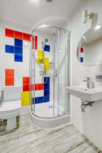 Bathroom 5, Level Rooms, Warsaw