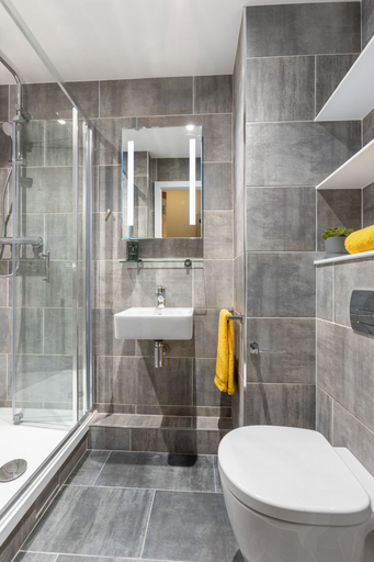Bathroom 4, Highfield House, Dublin