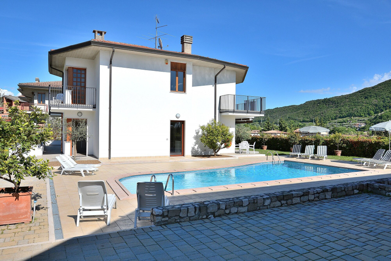 Exterior & Views 5, Cà Le Terrazze With Pool, Verona