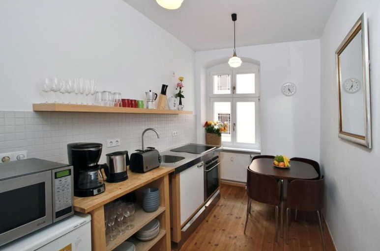 Others 5, Alte Schönhauser - 1 Apartment, Berlin