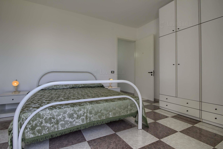 Room 2, Il Molo - new Solution Close the sea, Lecce