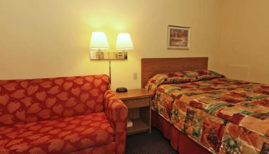 Bedroom 2, Burnsville Inn & Suites, Dakota