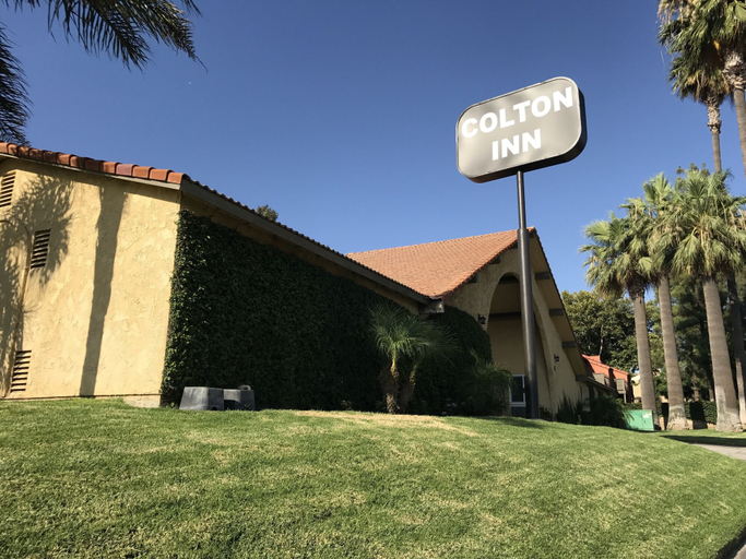 Exterior & Views 2, Colton Inn, San Bernardino