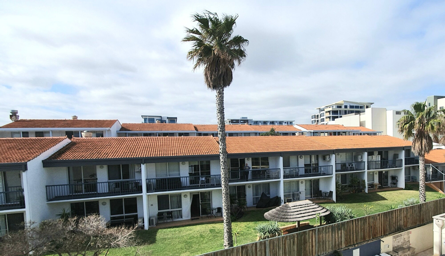 Exterior & Views 2, West Beach Lagoon 202 - Quiet & Ground Floor, Stirling