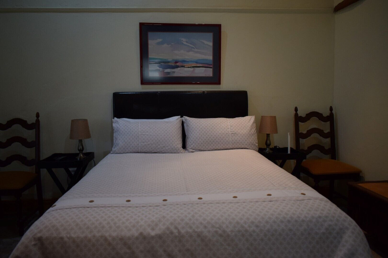 Bedroom 2, Paul Kruger 63, Cape Winelands