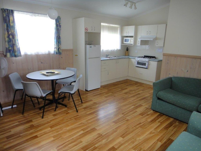 Others 4, Lake Conjola Waterfront Holiday Park, Shoalhaven - Pt B
