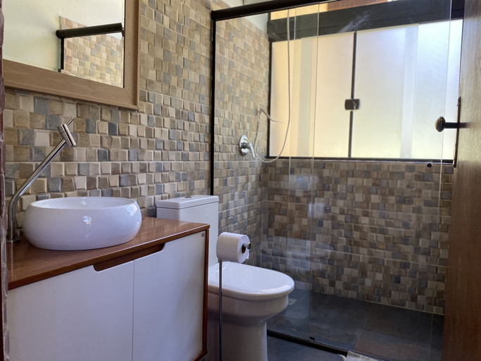 Bathroom 4, Jardim Mirim, Cananéia