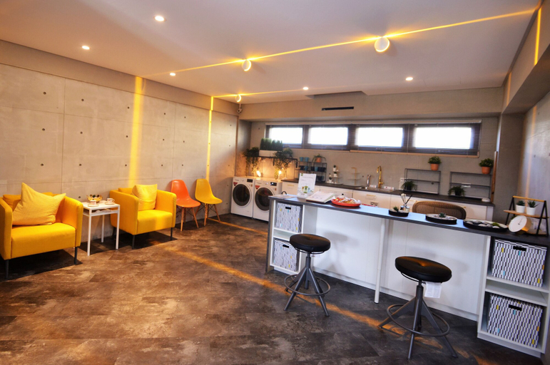 Food & Drinks 4, SmartStay, Nantou
