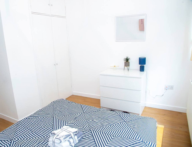 Bedroom 4, Large Shoreditch, Hoxton 3-bed Garden Flat, London