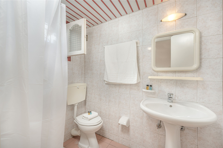 Bathroom 3, Pyrgaraki Studios and Apartments, Ionian Islands