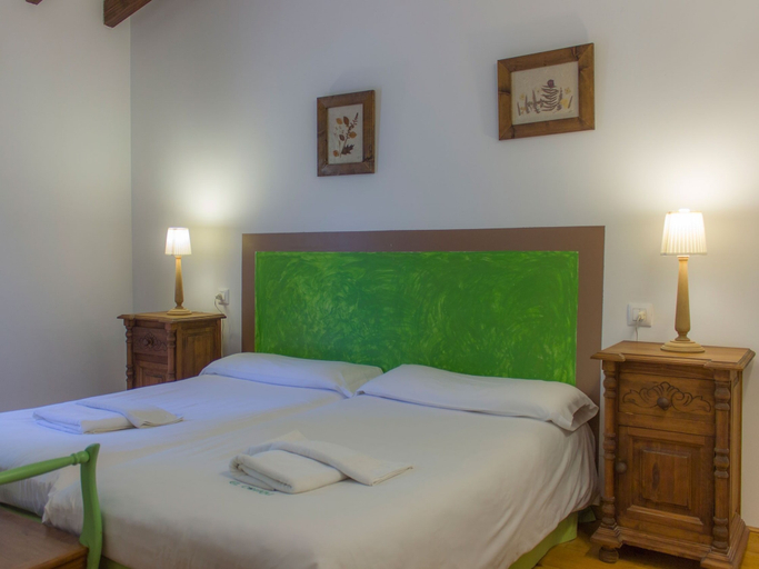 Bedroom 4, Viviendas Rurales El Covaju, Cantabria