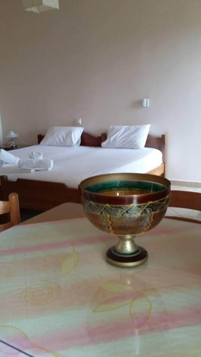 Bedroom 3, Katsenos Studios, Ionian Islands