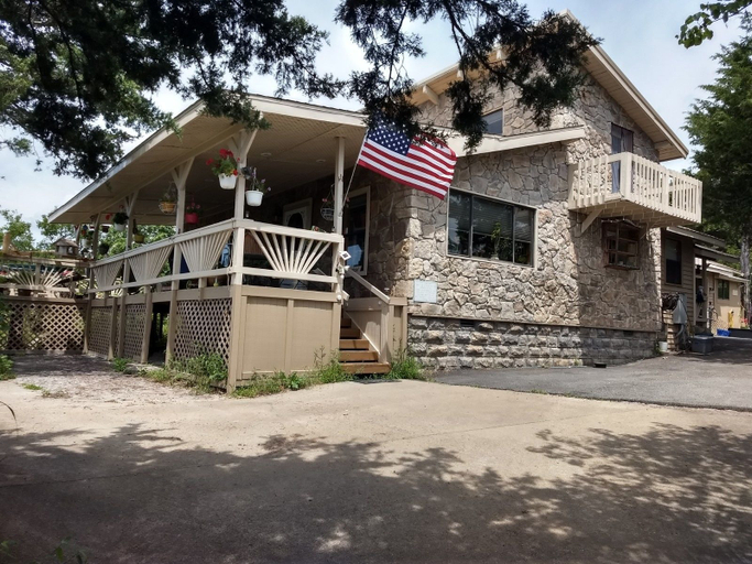 Exterior & Views 1, Beaver Lake Heavenly Hideaway B&B, Benton