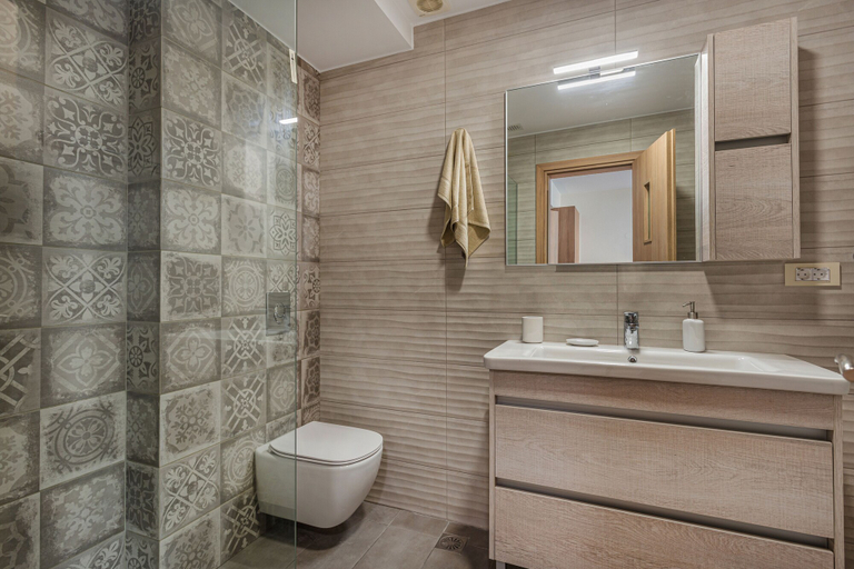 Bathroom 4, Gallery Art Villa, Crete