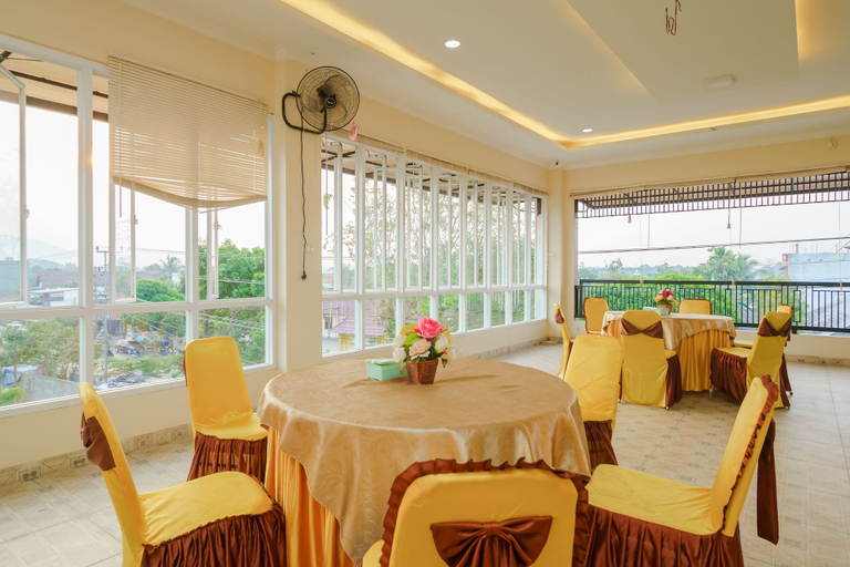 Food & Drinks 5, RedDoorz Plus @ Hotel Sempurna Watervang Lubuk Linggau, Lubuklinggau