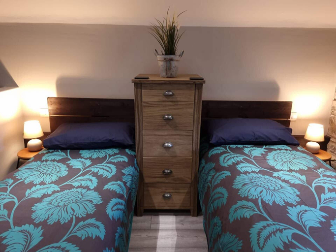 Bedroom 2, Cobbles Cottage - 2 Bedroom Stone Built Cottage, Newry, Mourne and Down