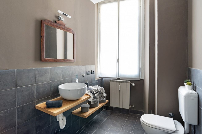 Bathroom 4, Vittoria Corner, Como