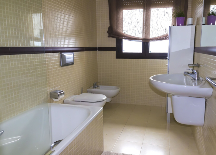 Bathroom 3, Apartamentos Rurales Abelleira, A Coruña