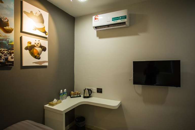 Bedroom 4, Hollywood Hotel, Kinta