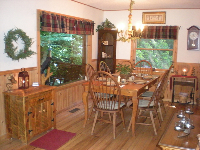 Food & Drinks, Buffalo Creek Bed & Breakfast, Graham