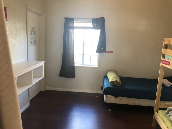 Bedroom 4, WHOLE Family - WholeVille - Hostel, Sacramento