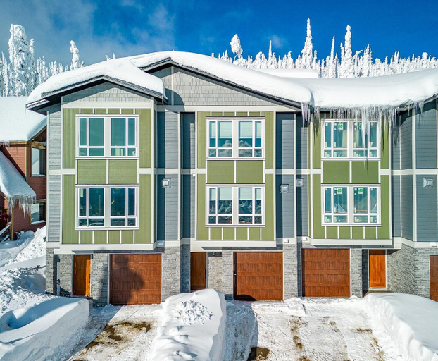 Exterior & Views 2, Grizzly Ridge Getaway Brand New, Hot Tub, Sleeps 11, Kootenay Boundary
