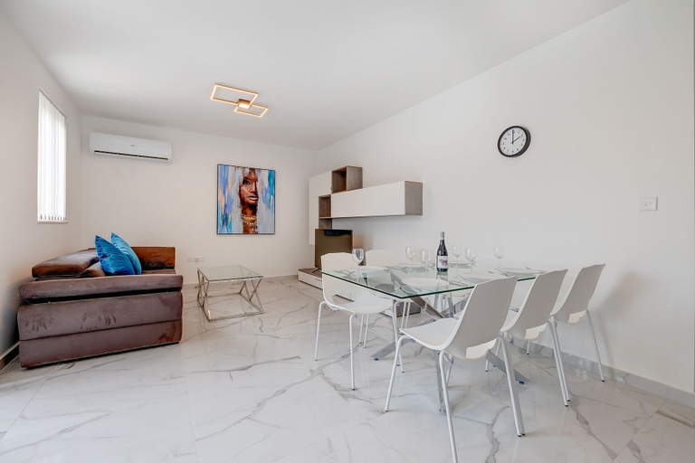 Others 5, Splendid 2BR Apartment in Central St Julian's