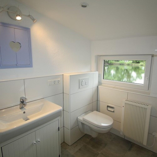 Bathroom 3, Schnuckliges Appartement am Seeufer, Karlsruhe