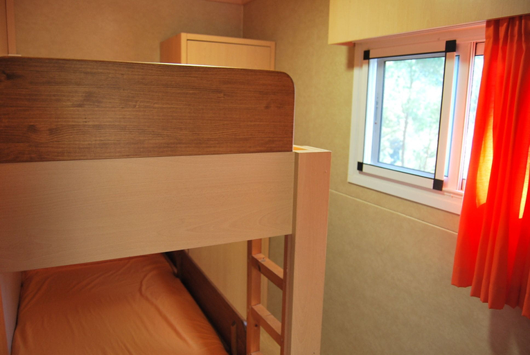 Bedroom 3, Camping El Maset, Girona