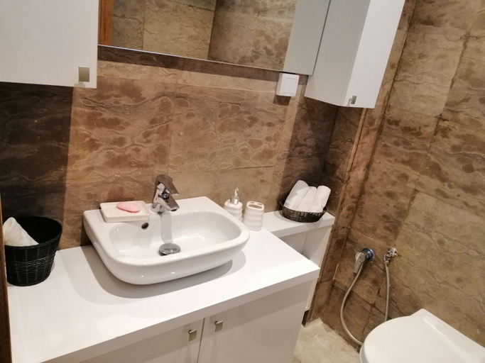 Bathroom 4, Superbe appartement avec Piscine, Soukra