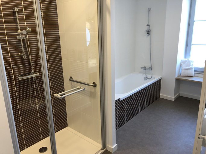 Bathroom 5, DOMITYS - Le Manoir - Le Castel du Val, Puy-de-Dôme