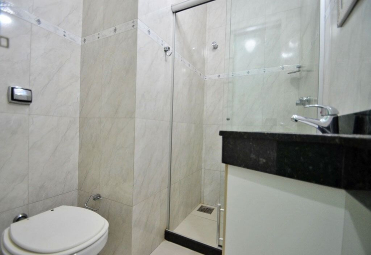 Bathroom, Rio Rentals 021 - C073 Studio com Vista Mar, Rio de Janeiro